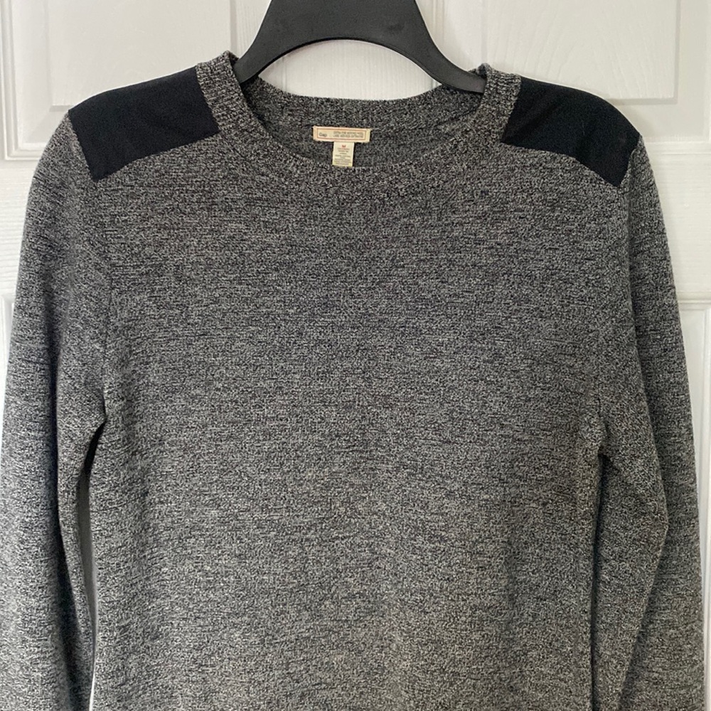 GAP Gray Knit Long Sleeve Dress with Black Shoulder Panels